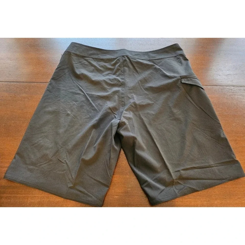 Volcom Lido Solid Mod 20 Board Shorts Mens 30 Black Mod-Tech A0812121